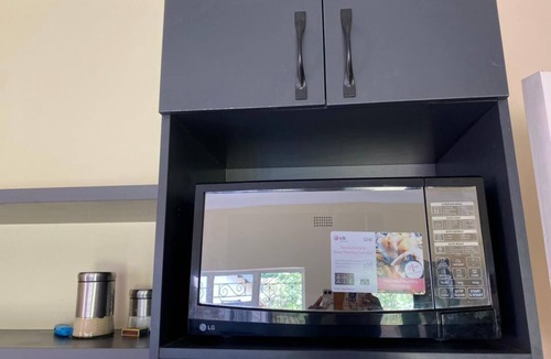 Greendale Apartment | Stylish 3-bedroom guesthouse in Greendale - 2336