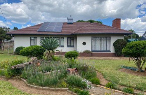Greendale Apartment | Stylish 3-bedroom guesthouse in Greendale - 2336