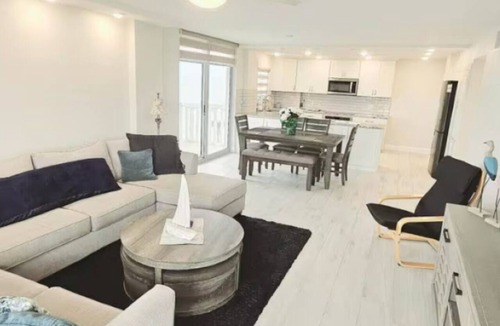 Ormond-by-the-Sea Condo | Stylish beachfront condo 2 bed 2 bath panoramic balcony sleeps 6