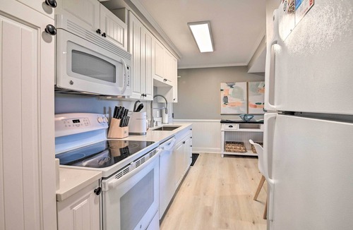 North Litchfield Beach Condo | Summerhouse Villas Condo with Resort Amenities!