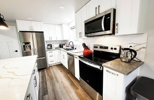 Lime Kiln Cabin | Sun Rose Cabin Welcomes You to Dog-Friendly Luxury
