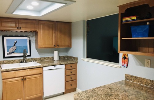 Cape Caneveral Beach Gardens House | Sun, Space, Sea! Super Clean 2 BR/2BA Town Home in Cape Canaveral. Monthly Only.