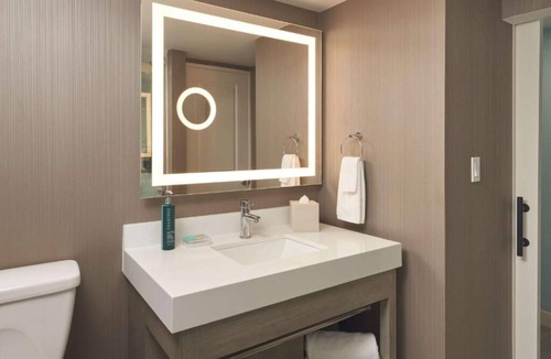 Cocoa Beach Hotel | Sunny Retreat | 2 Modern Units | Onsite Pool, Parking, Private Beach Access