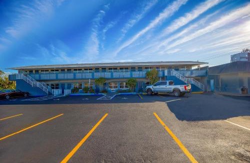 Le Barons Of Titusville Hotel | Sunrise Inn by OYO Titusville FL