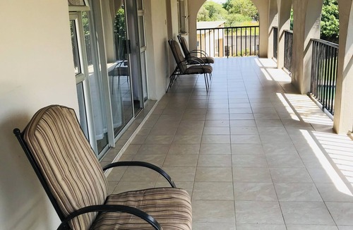 Bulawayo Apartment | Sunrise Room - en-suite bathroom (Bed Only)