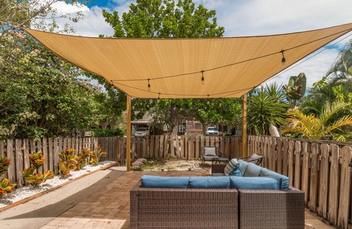 Chandler Park House | Surfside Hideaway🏄‍♂️ – Newly Renovated 3 Bedroom Townhouse