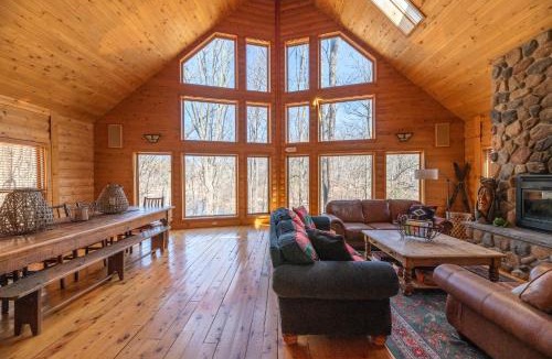 Saugatuck House | Swan Lodge - Walking distance to downtown Saugatuck - Modern Cabin Getaway!