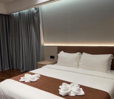 Momase Region Hotel | Tang Mow Hotel