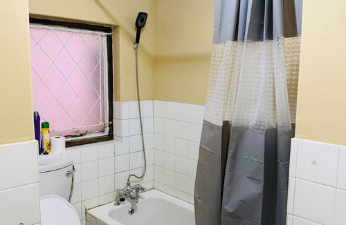 Mutare Apartment | TAYLA SUITES on UMSASA - 2 bedroom apartment with a stunning golf course view.