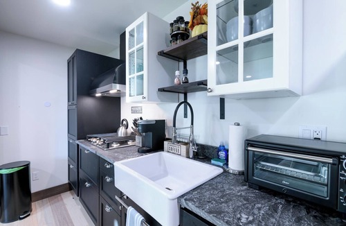 Waterbury Center Condo | The Barn at May Farm - Historic 1790s Retreat · Hot Tub · 8 Min to Stowe