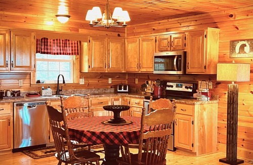 Stanley Cabin | The Black Bear Lodge: Amazing Mountain Views!