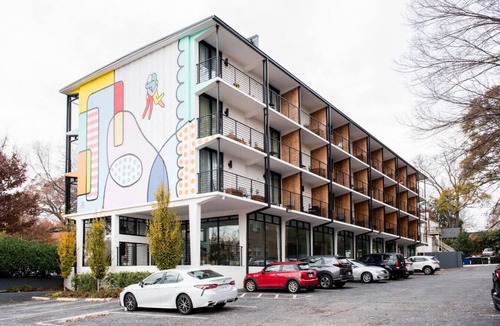 Virginia Highland Apartment | The Camille – Skyline Views + Rooftop in Atlanta