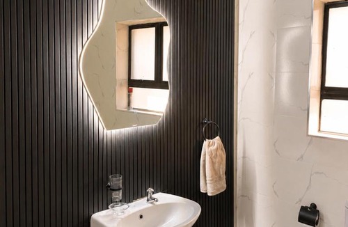 Seke House | The Celestial Crescent Hideaway