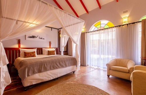 Victoria Falls Hotel | The Courtney Lodge