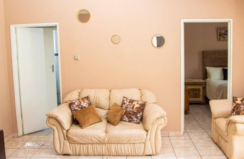 Harare Cottage | The Den. Cosy home away from home.