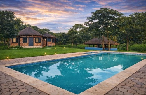 Chililabombwe Cottage | The Hedge Cottages