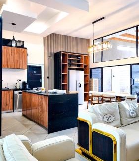 Matabeleland North House | THE LITTLE GUEST HOUSE and GARDEN