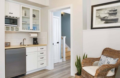 Holland Ski Chalet | The Nantucket 3 Bedroom: Avail Fall to Spring/Early Summer, Sleeps 11, Lake Mac Views