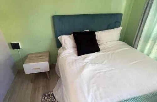 Bulawayo Bed & Breakfast | The Royal Bothy. Serene, secure and central 3-bed BnB in Selborne Park Bulawayo