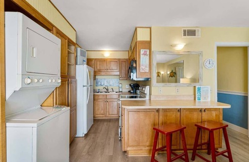 Panama City Beach Condo | The Summit 1116 - Beautiful Ocean Front Condo