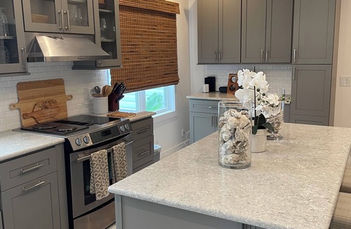 Apalachicola House | The Tarpon Cottage near the bay. Relaxing getaway! Snowbirds special.