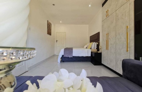 Chinhoyi Hotel | The View Luxury Guest House