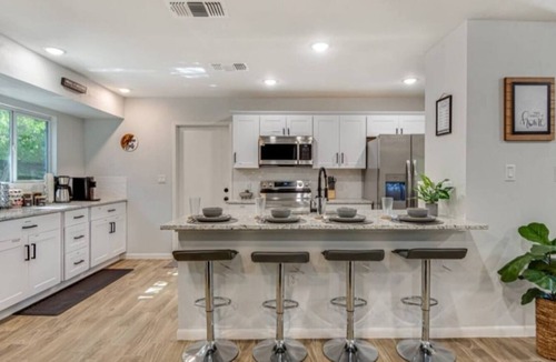 Wetmore House | This house is a 3 bedroom(s), 2.5 bathrooms, located in San Antonio, TX.