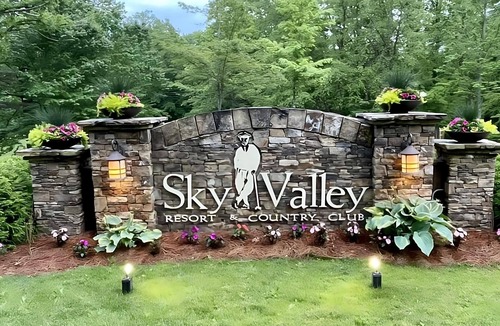 Dillard House | This is it! Your Peaceful and Relaxing Getaway in Sky Valley Golf Resort.