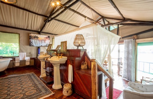 Livingstone Cabin | Tintswalo Siankaba