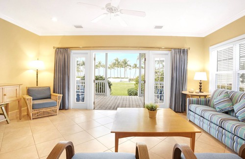 Marathon Hotel | Tranquility Bay Beachfront Hotel and Resort