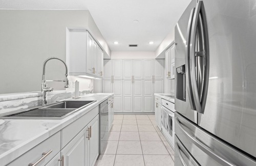 Longboat Key House | Tropical Escape–Private Pool Home Near the Sand Hy Tee on Longboat Key by RVA