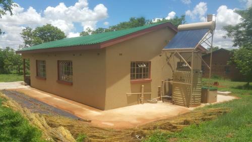 Bulawayo House | Two Bed Two Bath Cottage
