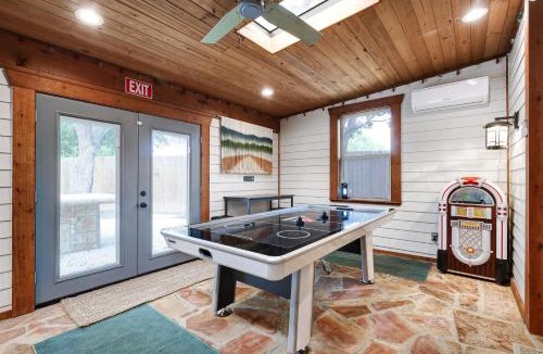 Wetmore House | Ultimate Retreat Game Room Fire Pit BBQ Office