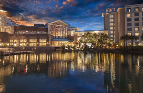 Florida Center Hotel | Universal's Loews Sapphire Falls Resort