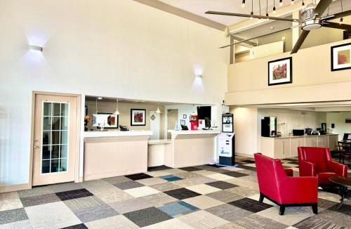 Carbondale Hotel | University Inn of Carbondale by Hotel O