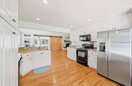 Eatonton House | Updated 3/3 Lake Home w/Hot Tub