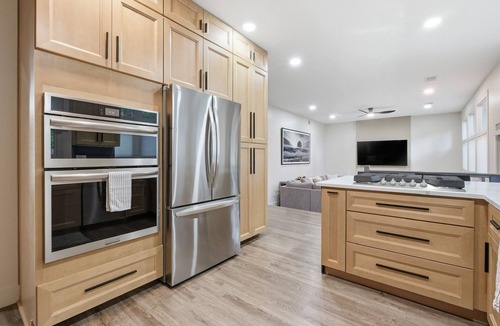 Olathe House | Upscale 5-bedroom with 9 beds & Game Room in Olathe