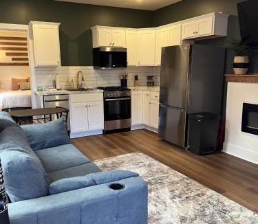 Nelson Apartment | Urban Queen Apartment At The Victorian Unit D
