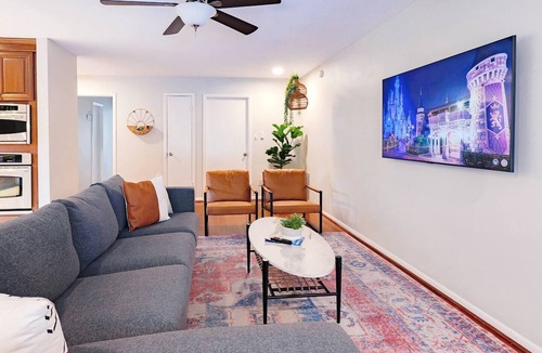 Indian Wells House | Vacation Home 3 beds 2 bathrooms 5 miles to Disney Springs. 7 Minutes to Disney