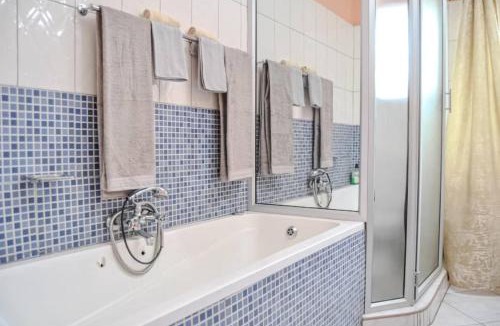 Bulawayo House | Victoria Falls Accomodation