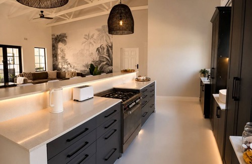 Victoria Falls Villa | Victoria Falls Luxury Safari Villa Butler Cook Pool