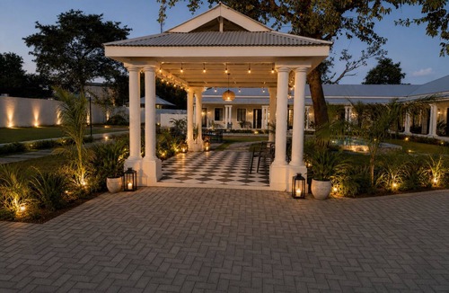 Victoria Falls Villa | Victoria Falls Luxury Safari Villa Butler Cook Pool