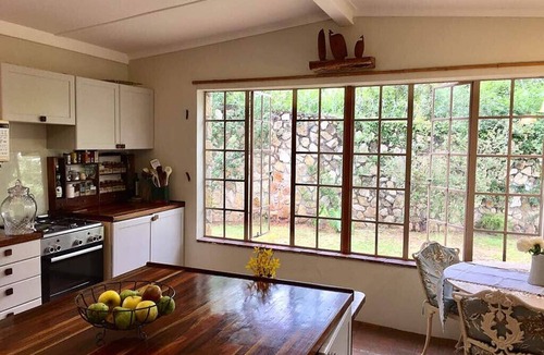 Juliasdale Apartment | Victorian style cottage in Nyanga - 2096
