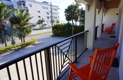 Crescent Beach Villa | Villa Fiorō-Bold Luxury 2BR/River & Coastal Vibe