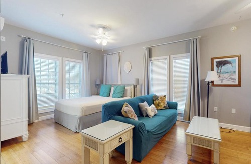 Seacrest Beach Apartment | Village of South Walton EB211