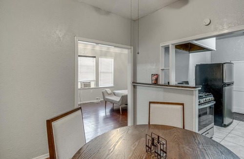 Midtown Apartment | Walk Everywhere! Monte Vista Apartment Near Cafes