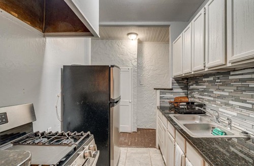 Midtown Apartment | Walk Everywhere! Monte Vista Apartment Near Cafes