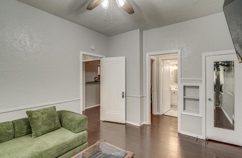 Midtown Apartment | Walk Everywhere! Monte Vista Apartment Near Cafes