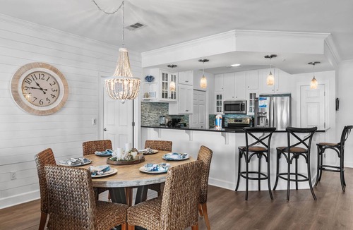 Avalon Beach Estates Condo | Walk to Beach⛱️ Pool + Wrap Around Balcony | Pavilion Palms 103B☀️