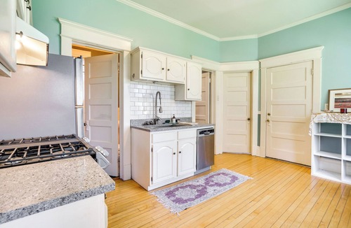 Summit - University House | Walk to Selby Ave! Historic Cathedral Hill Unit